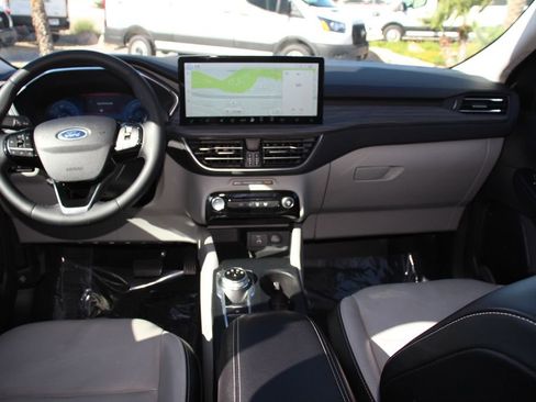 Certified 2023 Ford Escape Platinum FWD image 19