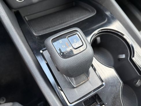 Used 2021 Nissan Rogue SV AWD/4WD image 19