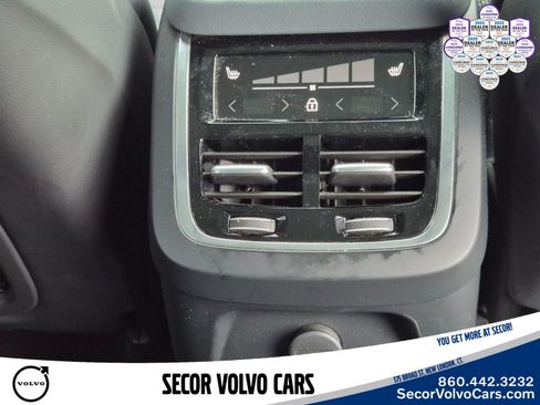 Used 2024 Volvo XC90 T8 Ultimate w/ Protection Package Premier AWD/4WD image 17