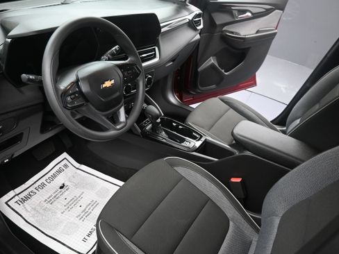 Used 2024 Chevrolet TrailBlazer LS w/ LS Convenience Package AWD/4WD image 19