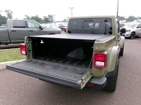 Certified 2025 Jeep Gladiator Sport AWD/4WD image 17