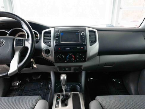 Used 2013 Toyota Tacoma 4x4 Access Cab V6 image 20