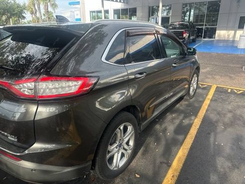 Used 2017 Ford Edge Titanium w/ Technology Package AWD/4WD image 4