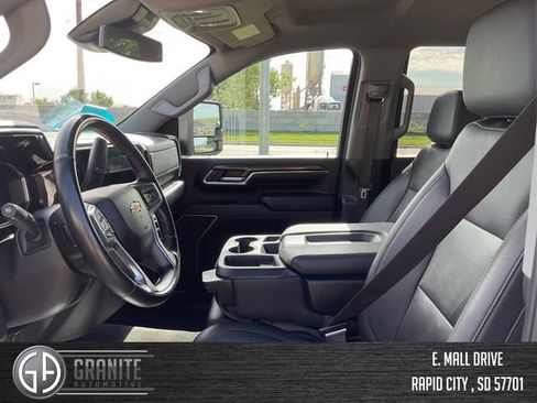 Used 2024 Chevrolet Silverado 2500 LTZ AWD/4WD image 9