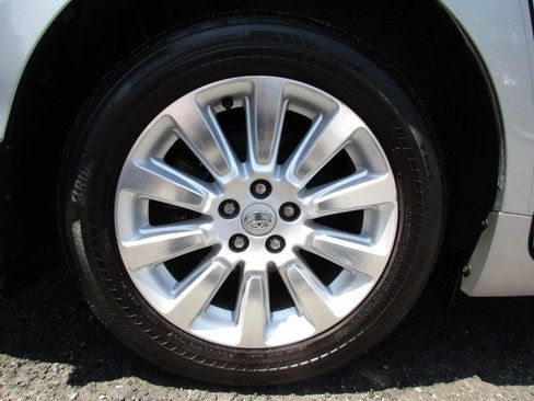 Used 2014 Toyota Sienna LE AWD/4WD image 14