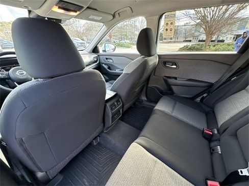 Used 2023 Nissan Rogue SV image 24