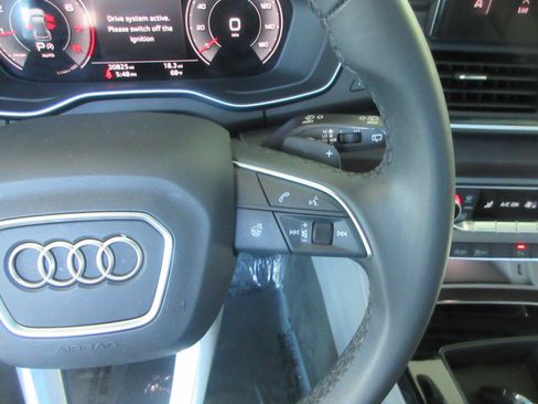 Used 2024 Audi Q5 2.0T Premium Plus w/ Premium Plus Package AWD/4WD image 57