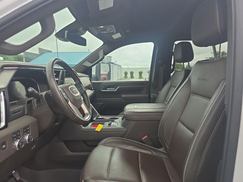 Used 2026 GMC Sierra 2500 Denali AWD/4WD image 14