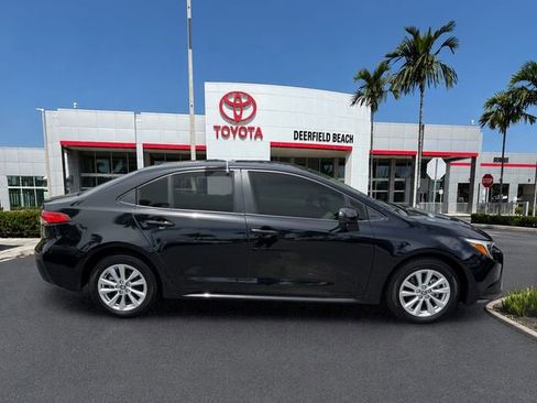 Used 2024 Toyota Corolla LE w/ LE Convenience Package FWD image 8