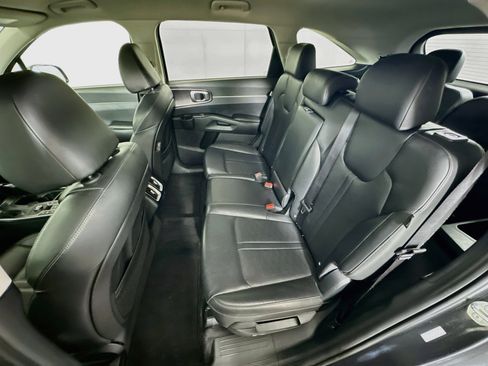 Used 2024 Kia Sorento S FWD image 27