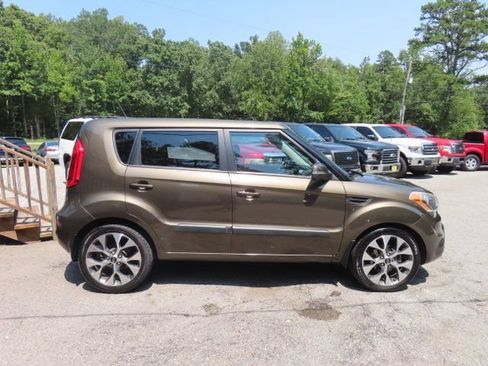Used 2013 Kia Soul ! w/ Premium Pkg FWD image 6