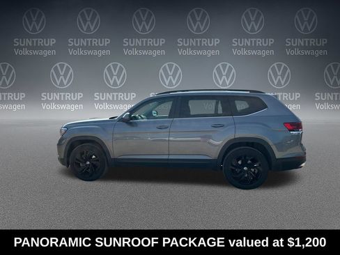 Used 2023 Volkswagen Atlas SE w/ Panoramic Sunroof Package AWD/4WD image 2