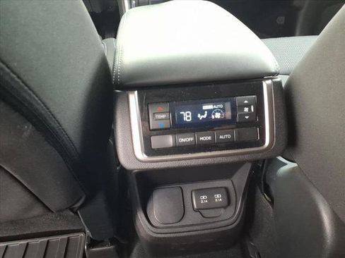 Used 2019 Subaru Ascent Premium image 16