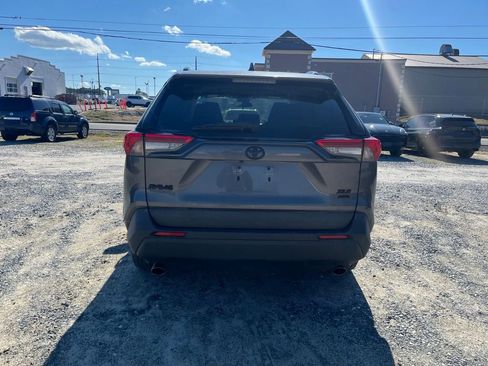 Used 2021 Toyota RAV4 XLE image 4