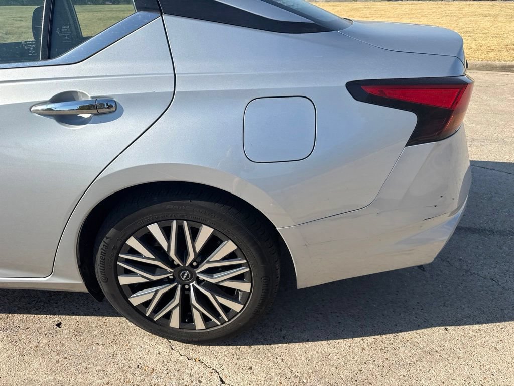 Used 2024 Nissan Altima 2.5 SV FWD image 3