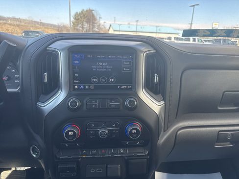 Used 2021 Chevrolet Silverado 1500 RST image 11