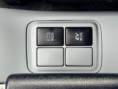 Used 2013 Toyota Prius C Two FWD image 43