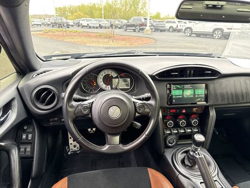 Used 2020 Toyota 86 RWD image 15