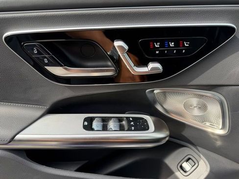 Used 2025 Mercedes-Benz CLE 300 4MATIC Cabriolet image 16