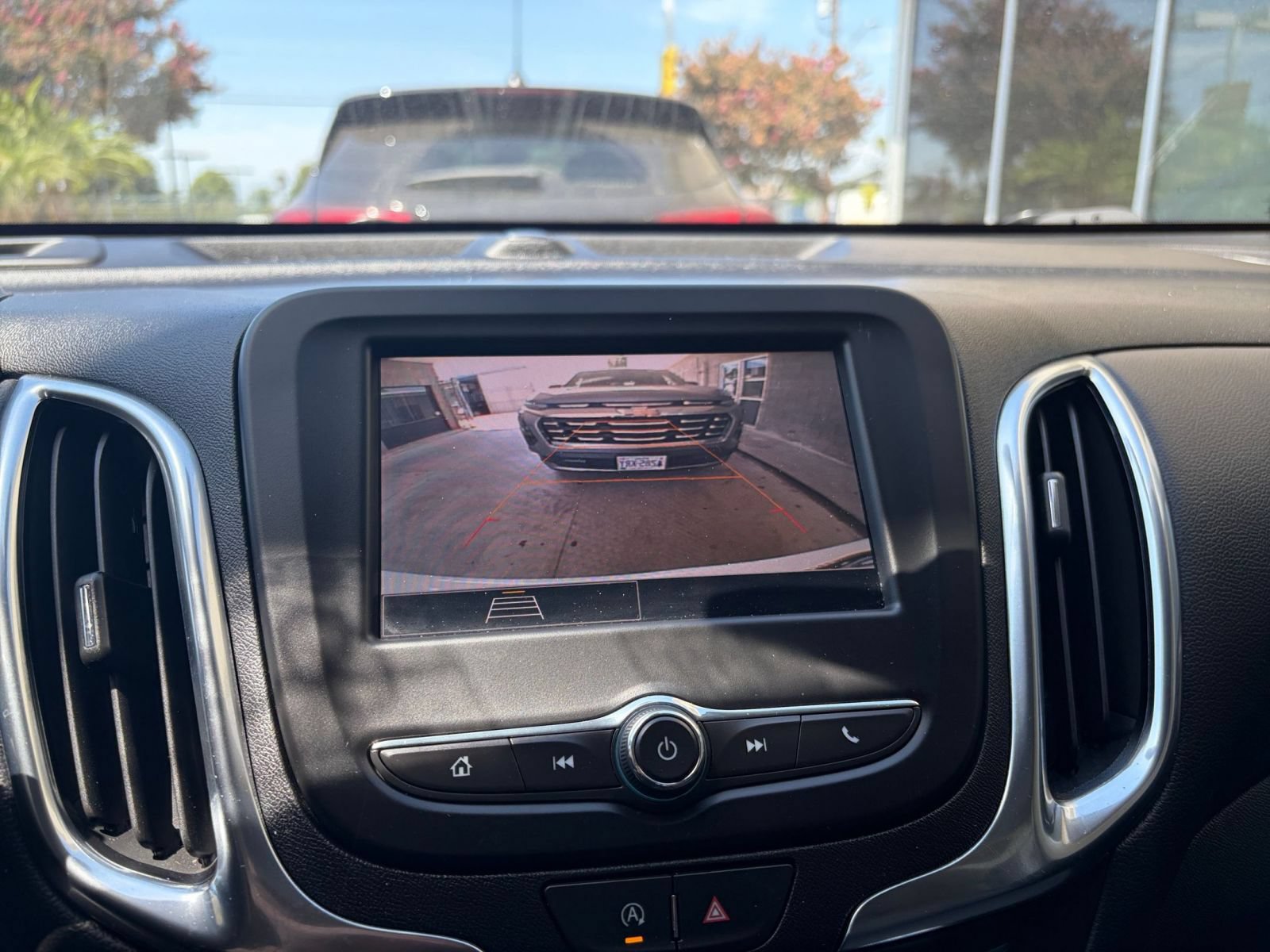 Used 2024 Chevrolet Equinox LT FWD image 24