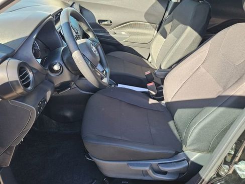 Certified 2025 Nissan Kicks Play S image 17