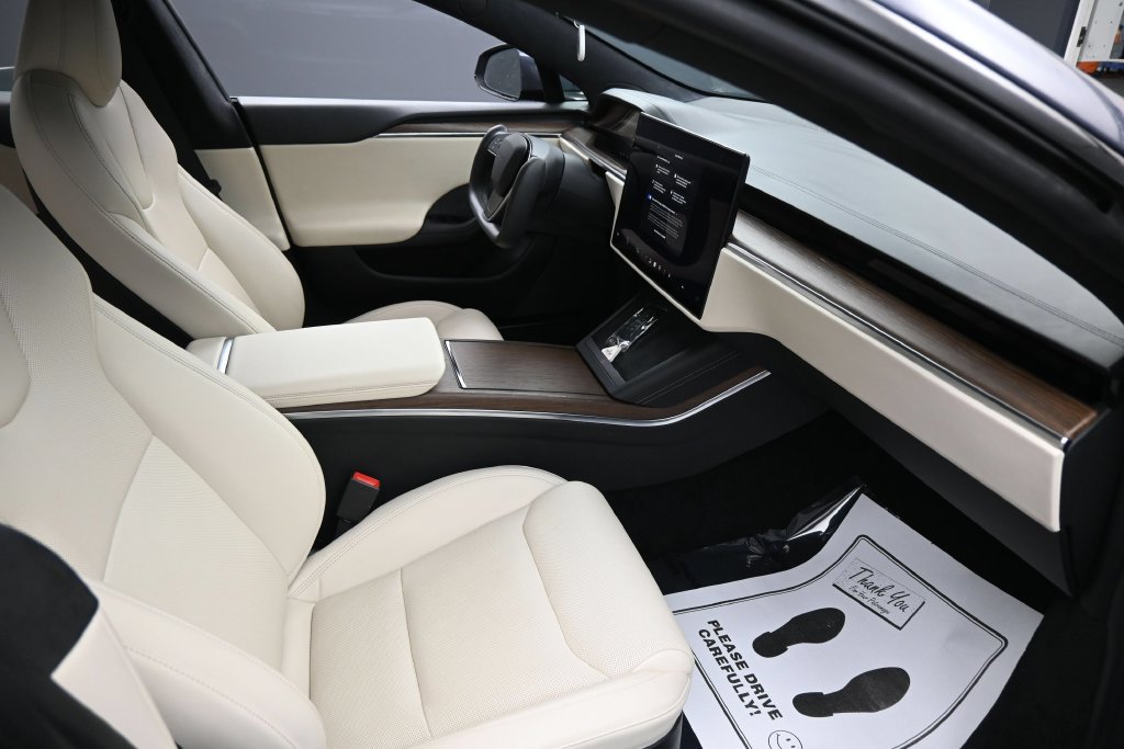 Used 2022 Tesla Model S AWD/4WD image 29