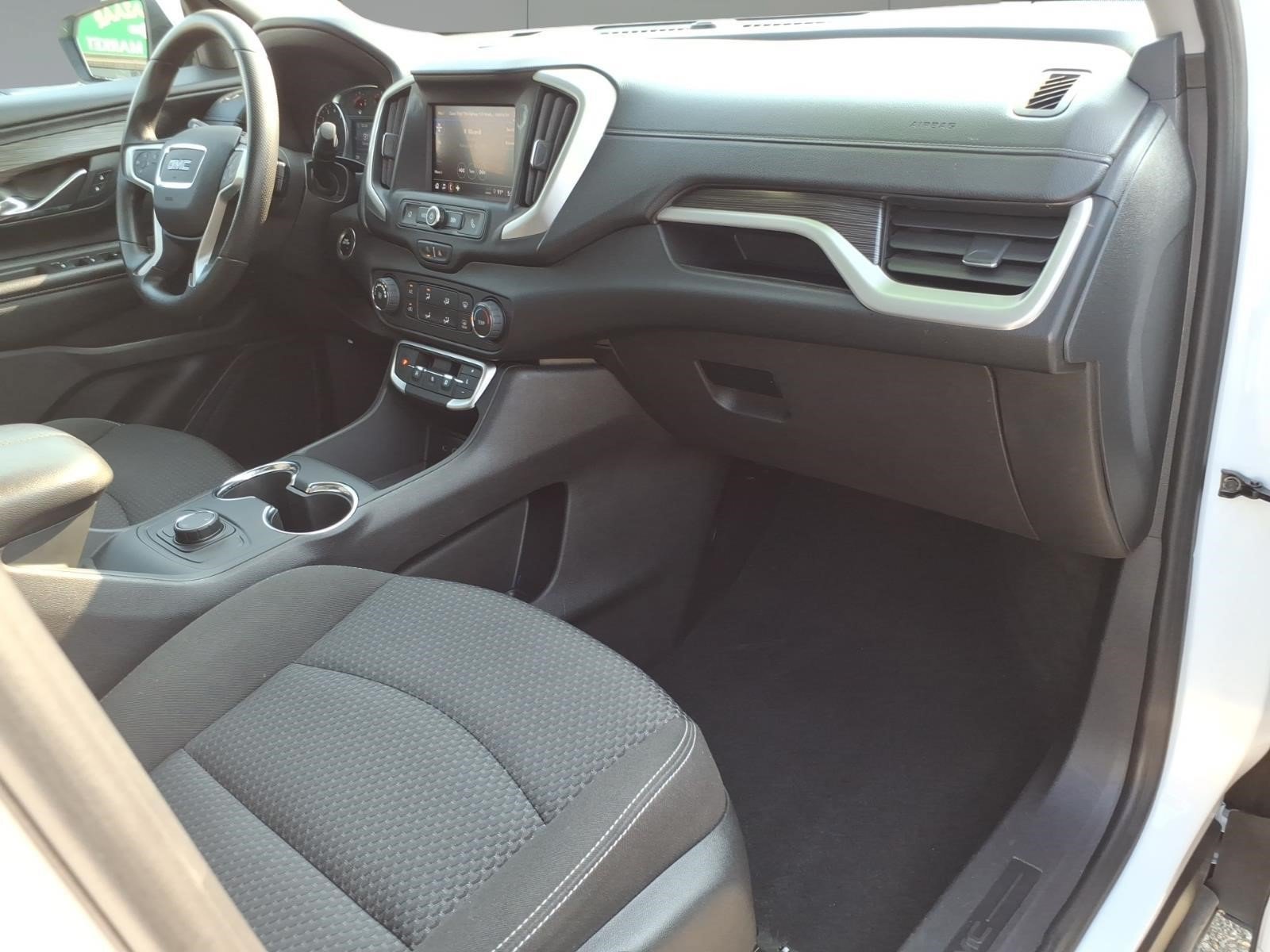 Used 2024 GMC Terrain SLE AWD/4WD image 7