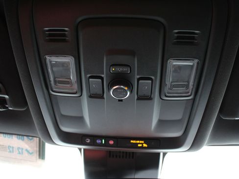 Used 2025 GMC Yukon AT4 w/ LPO, Floor Liner Package image 39