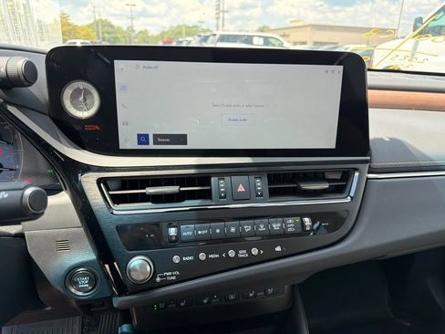 Used 2025 Lexus ES 350 Ultra Luxury FWD image 22
