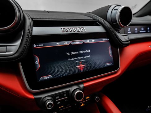 Used 2018 Ferrari GTC4Lusso AWD/4WD image 90