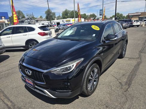 Used 2018 INFINITI QX30 Premium w/ Navigation Package AWD/4WD image 2