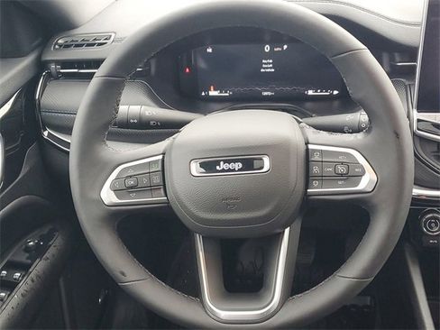 Used 2025 Jeep Compass Limited w/ High Altitude Package image 12