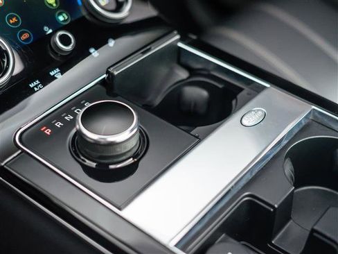 Used 2019 Land Rover Range Rover Velar R-Dynamic SE image 28