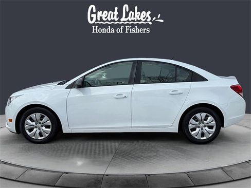 Used 2014 Chevrolet Cruze LS image 2