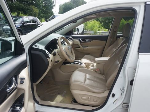Used 2015 Nissan Rogue SL w/ SL Premium Package FWD image 2