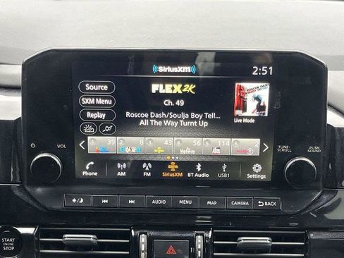 Certified 2025 Nissan Pathfinder SL image 4