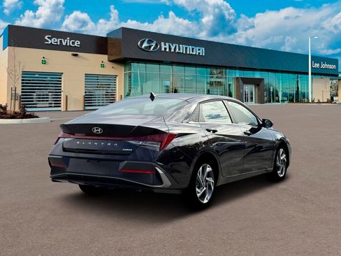 New 2026 Hyundai Elantra Limited FWD image 7
