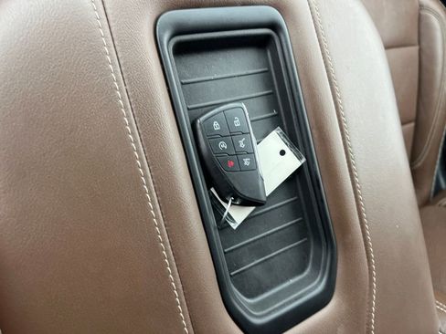 Used 2021 Chevrolet Suburban High Country image 20