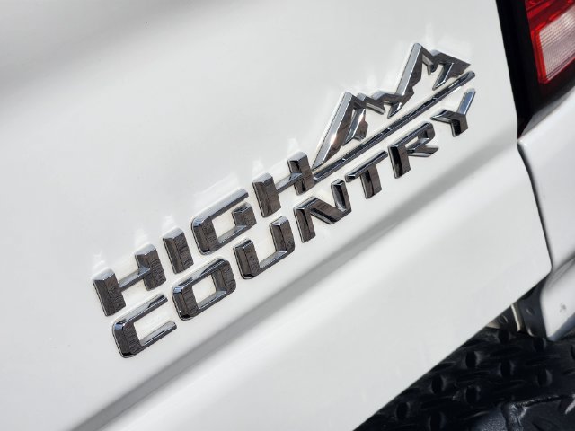 Used 2025 Chevrolet Silverado 3500 High Country w/ Technology Package AWD/4WD image 12