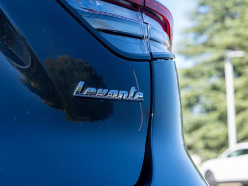 Used 2022 Maserati Levante GT image 13