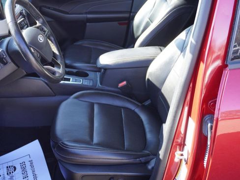 Used 2021 Ford Escape SEL image 17