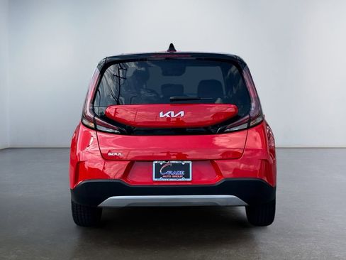 Used 2024 Kia Soul LX image 6