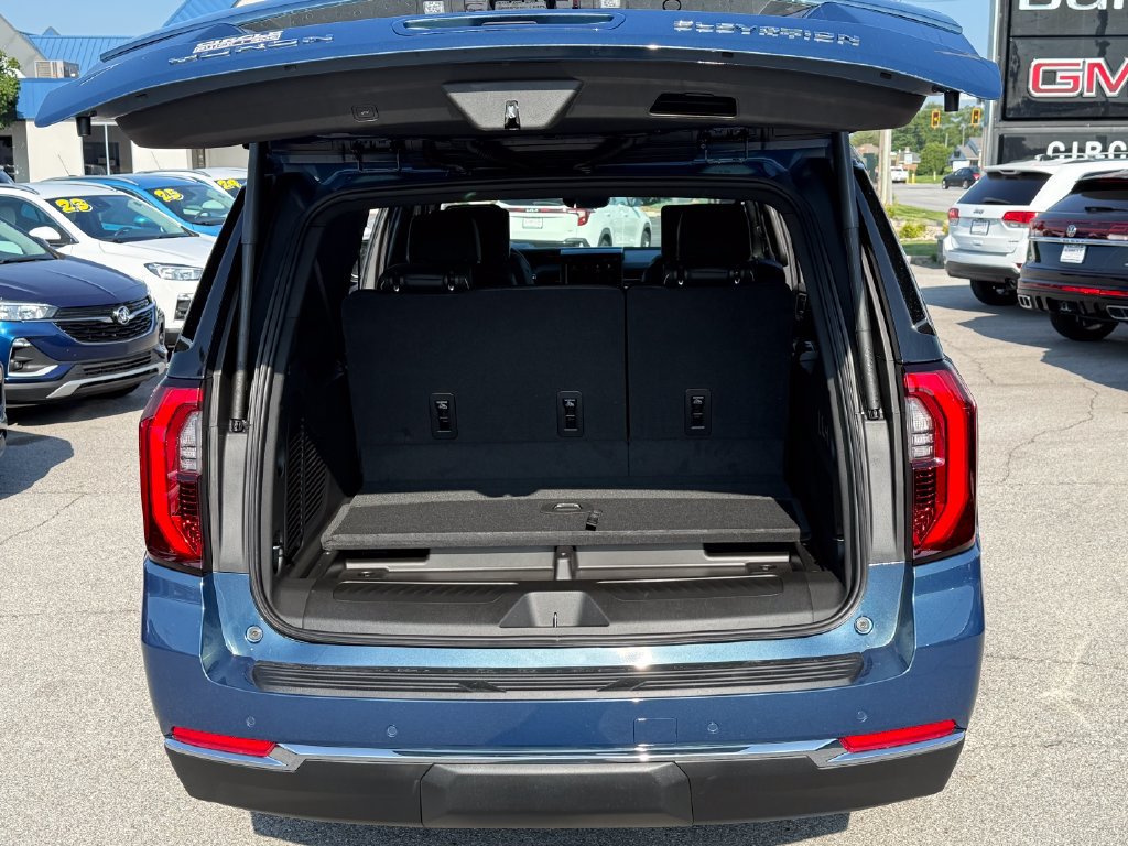 New 2026 GMC Yukon XL Elevation w/ Elevation Premium Package AWD/4WD image 10