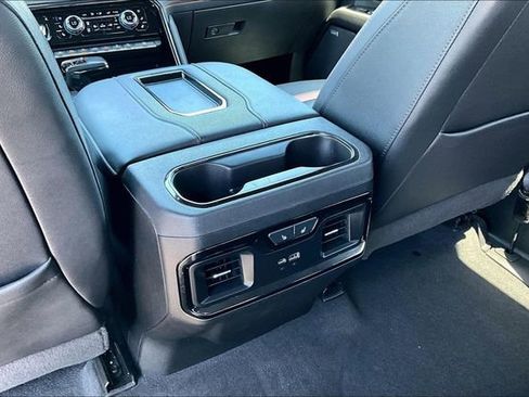 Used 2022 GMC Sierra 1500 AT4 w/ AT4 Premium Package AWD/4WD image 23