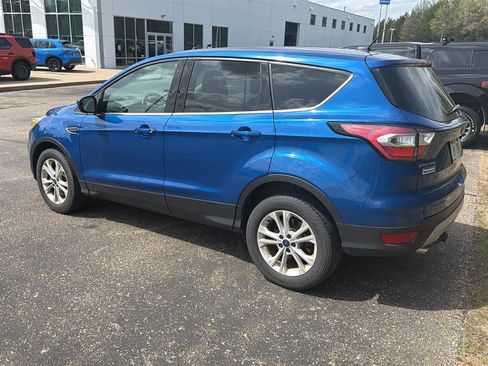 Used 2017 Ford Escape SE AWD/4WD image 4
