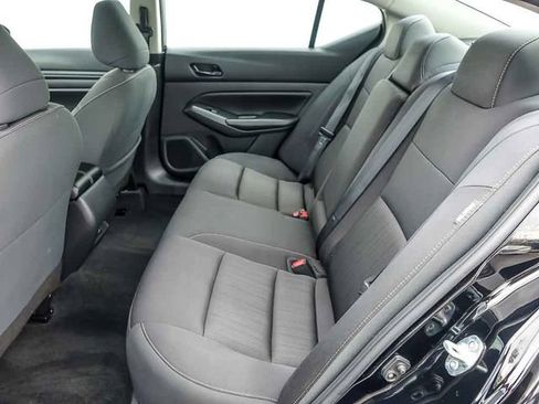 Used 2024 Nissan Altima 2.5 SV FWD image 15