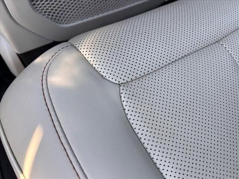 Used 2021 Jeep Grand Cherokee L Overland image 17