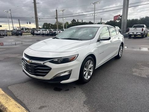 Used 2025 Chevrolet Malibu LT FWD image 1