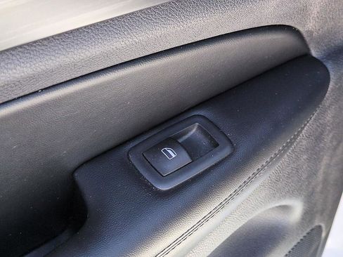 Used 2020 Jeep Grand Cherokee Altitude AWD/4WD image 27