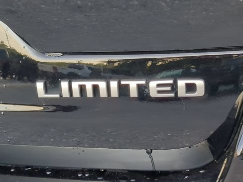 Used 2025 Jeep Grand Cherokee Limited AWD/4WD image 48